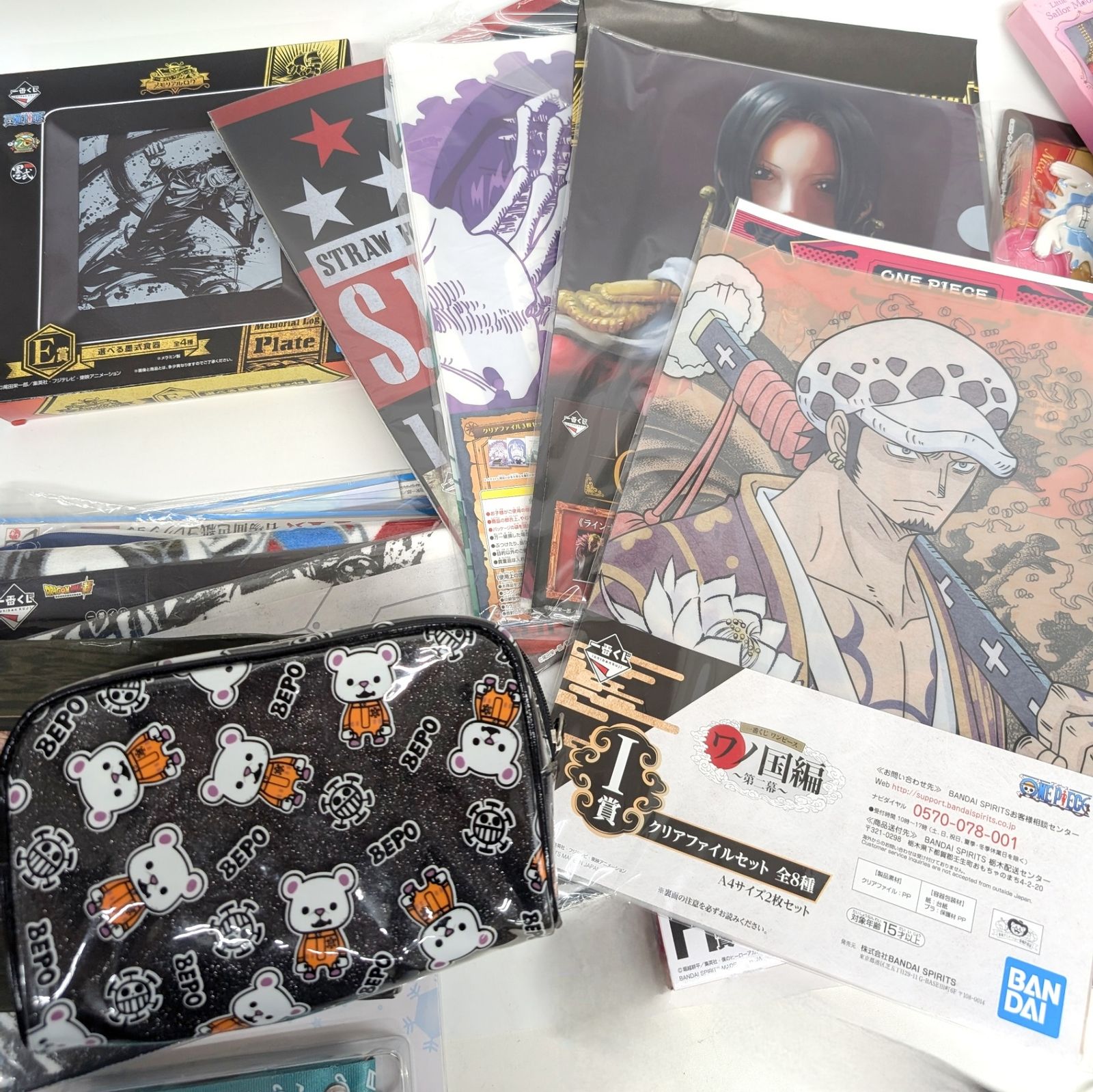 超特価激安 まとめ売り 大量 アニメグッズ ナルト 鬼滅 呪術 セーラームーン ピンズ・ピンバッジ・缶バッジ