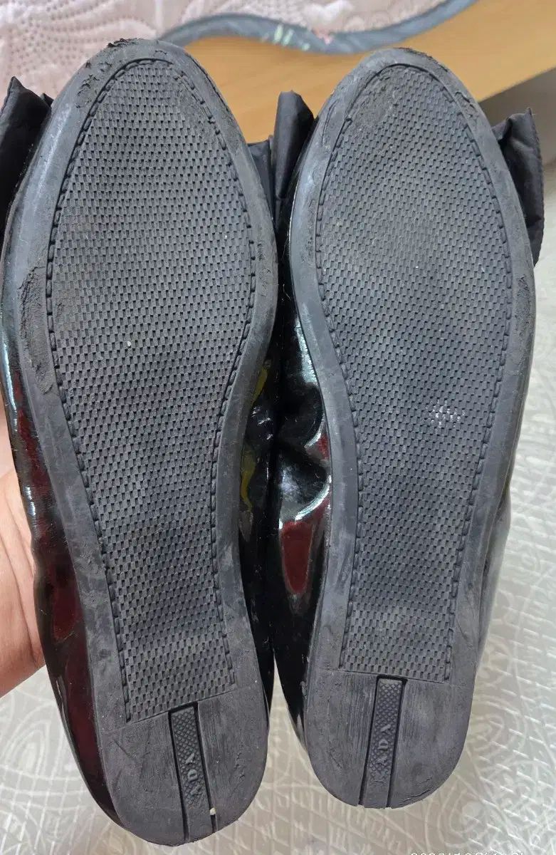 美品 PRADA プラダ リボン フラットシューズ 38 パテントレザー prada