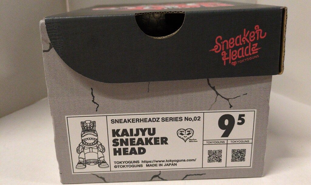 TOKYOGUNS 怪獣スニーカーヘッド シカゴカラー ショップ 02 TOKYOGUNS