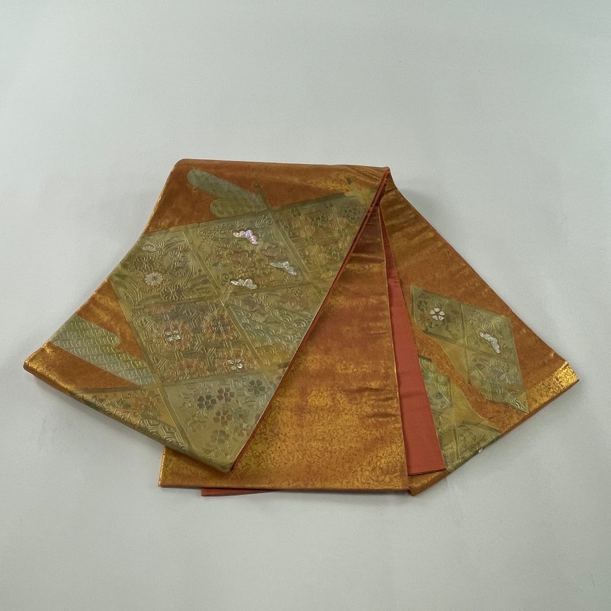 袋帯 名品 蜀江華文 松 螺鈿 金銀彩 金色 お太鼓柄 正絹 【中古