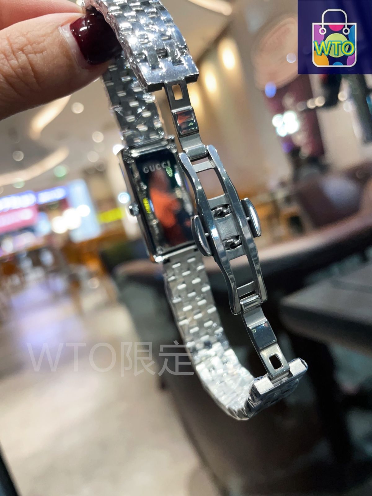 GUCCI スイス製 長方形ケース 時計　稼働品 GUCCI スイス製 長方形ケース 時計 稼働品 GUCCI 四角形ケース 時計
