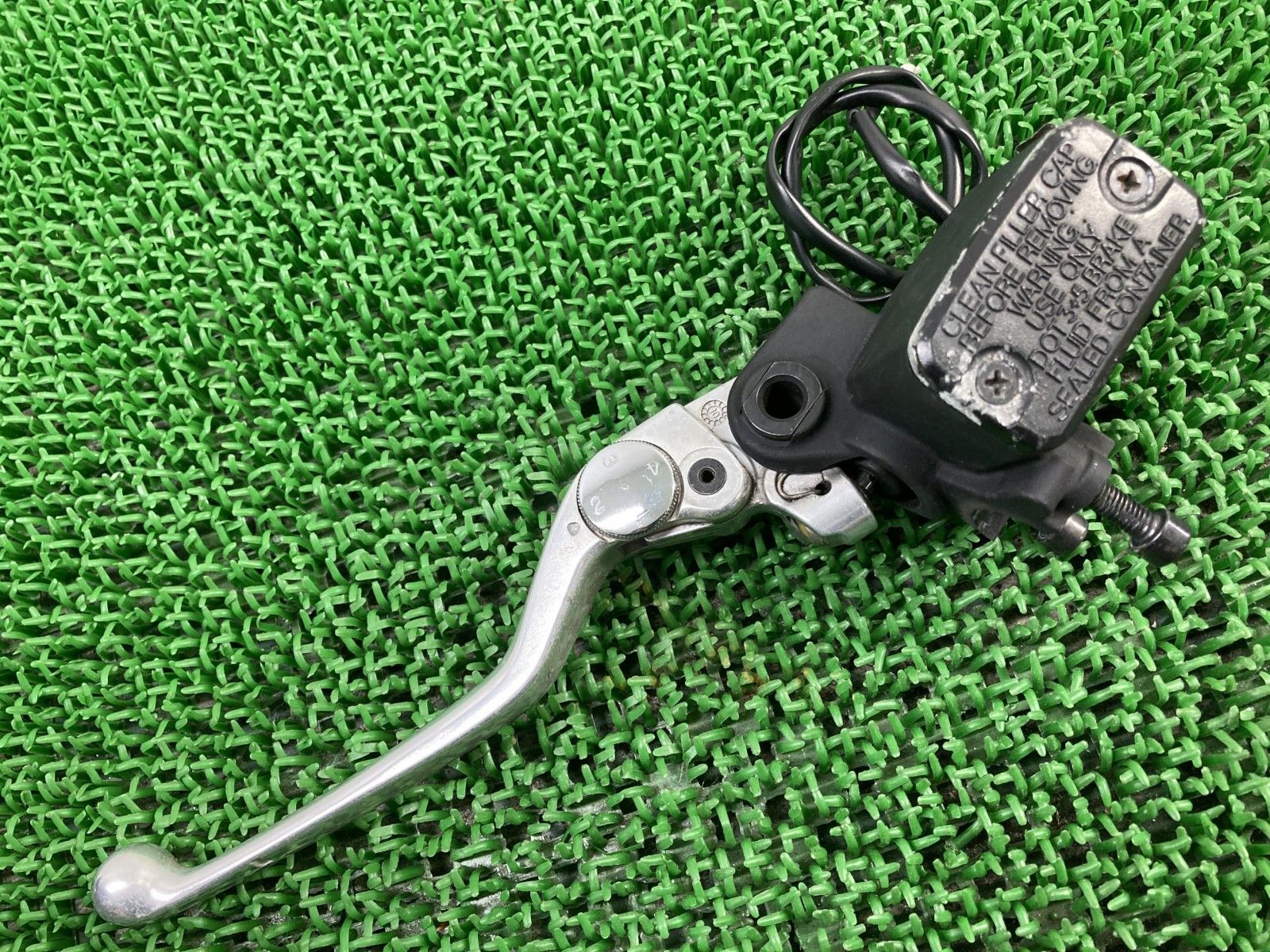 M796 クラッチマスター 4668 ドゥカティ 純正 バイク 部品 モンスター MONSTER Brembo レバー付き 割れ欠け無し 【中古】 98 バイク M796 クラッチマスター 4668 ドゥカティ 純正 バイク 部品