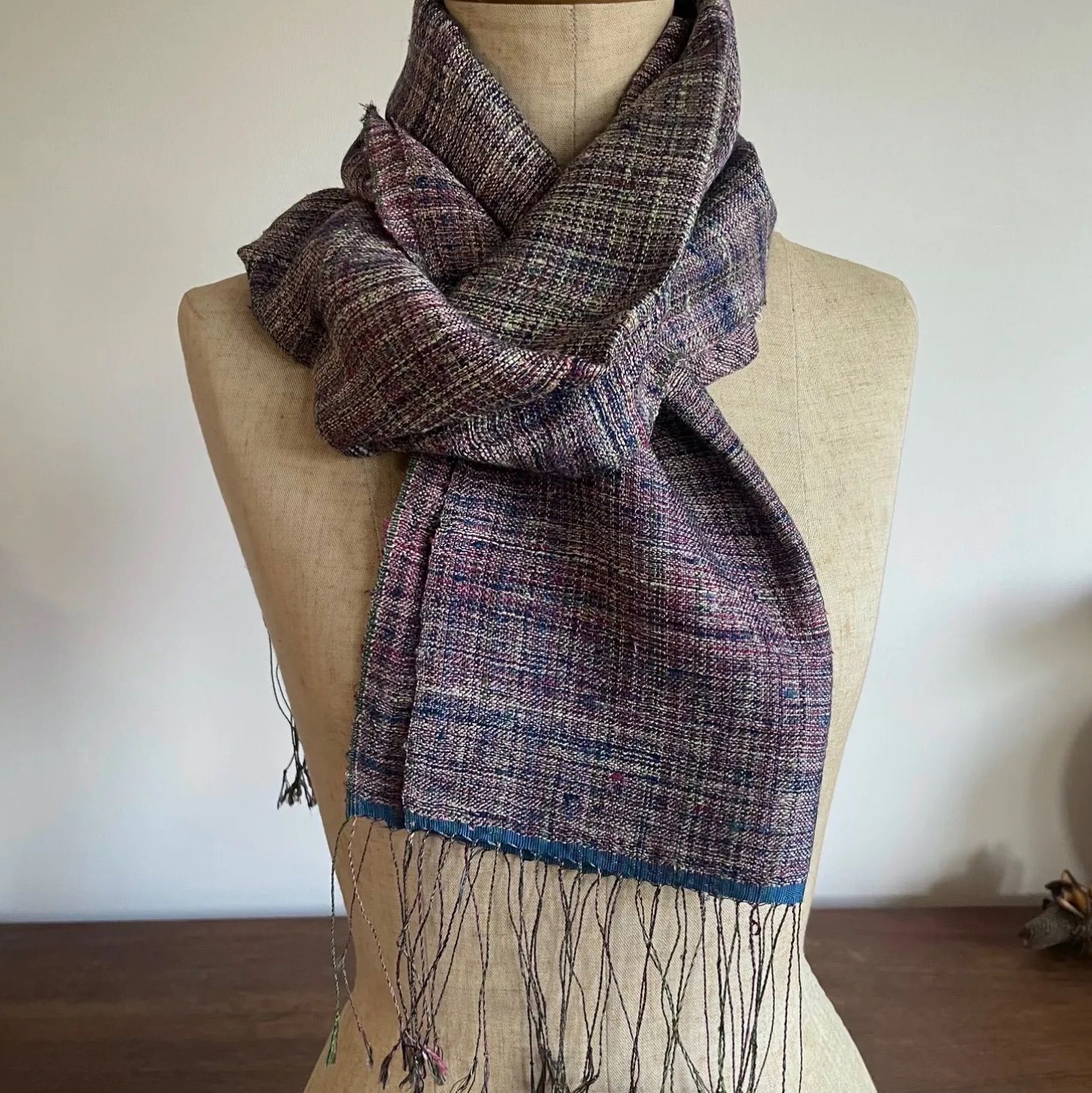 ラオス　シルク織物　手織　タペストリー ラオス シルク織物 手織 タペストリー ラオス手織りタペストリー