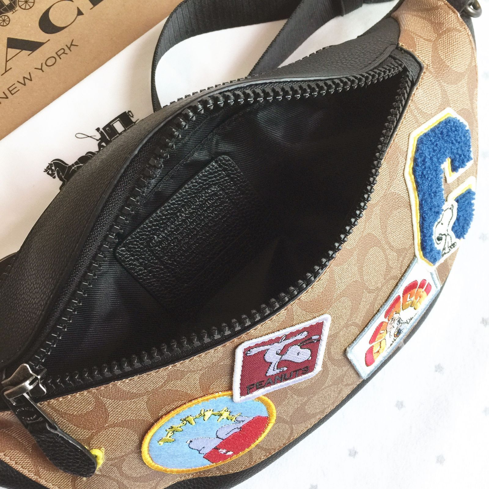 COACH コーチバッグ C4028 COACH X PEANUTS ピーナッツコラボ スヌーピー ボディーバッグ ベルトバッグ ウエストバッグ  斜めがけバッグ クロスボディー アウトレット品 新品未使用