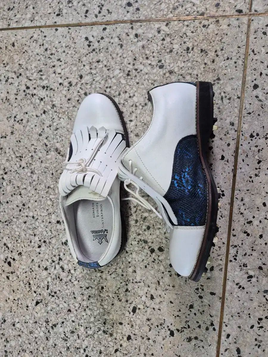 ラムタ ゴルフシューズ