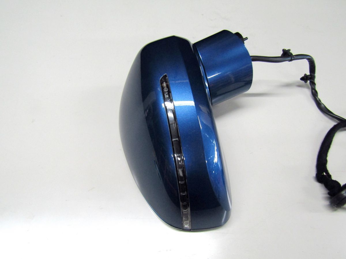 8JBWA 右ハンドル車