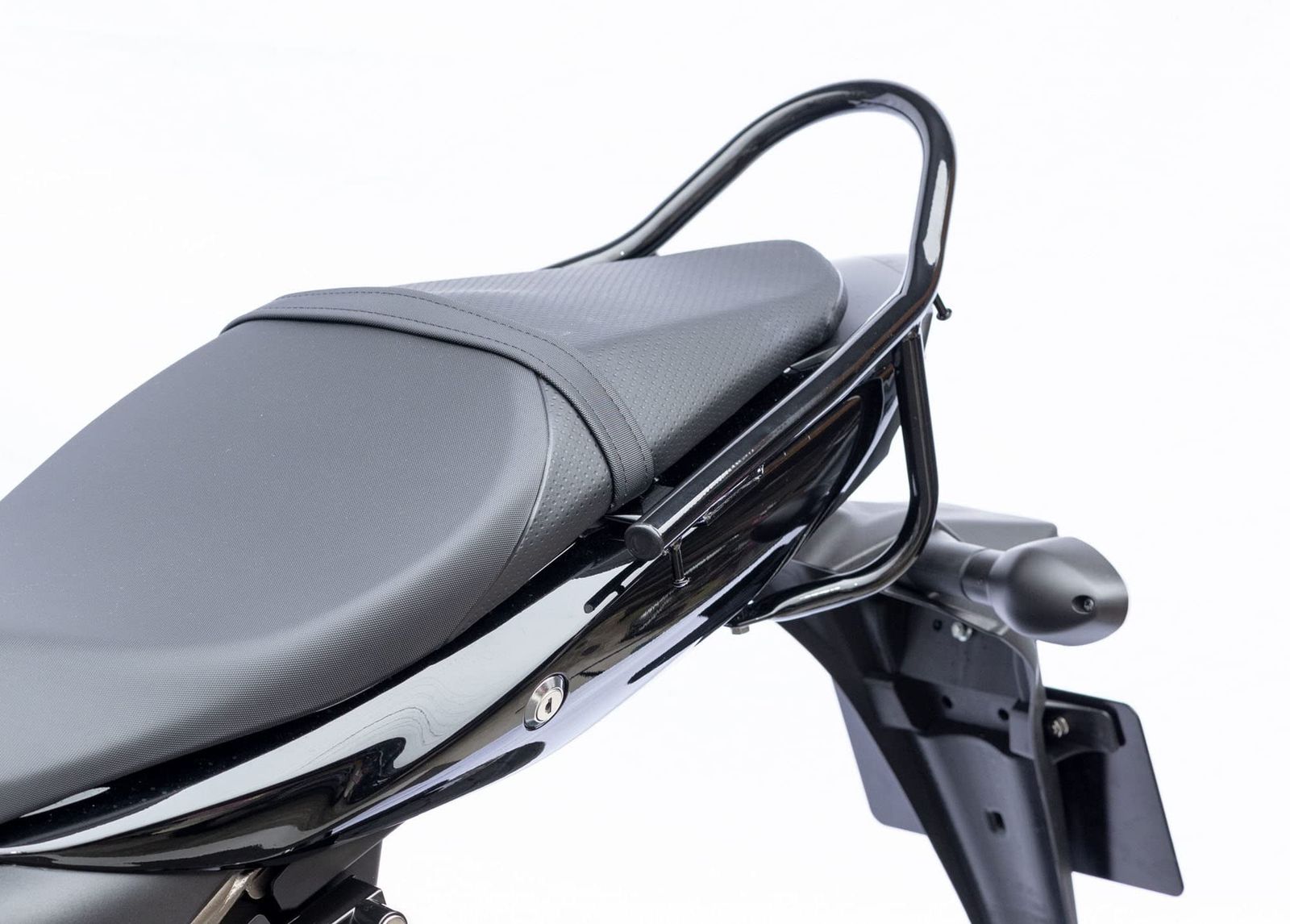 確かな品質。必見！ キジマ Kijima バイクパーツ タンデムグリップ 荷掛けフック付き SV650 X ブラック 210-552 送料無料キャンペーン中！