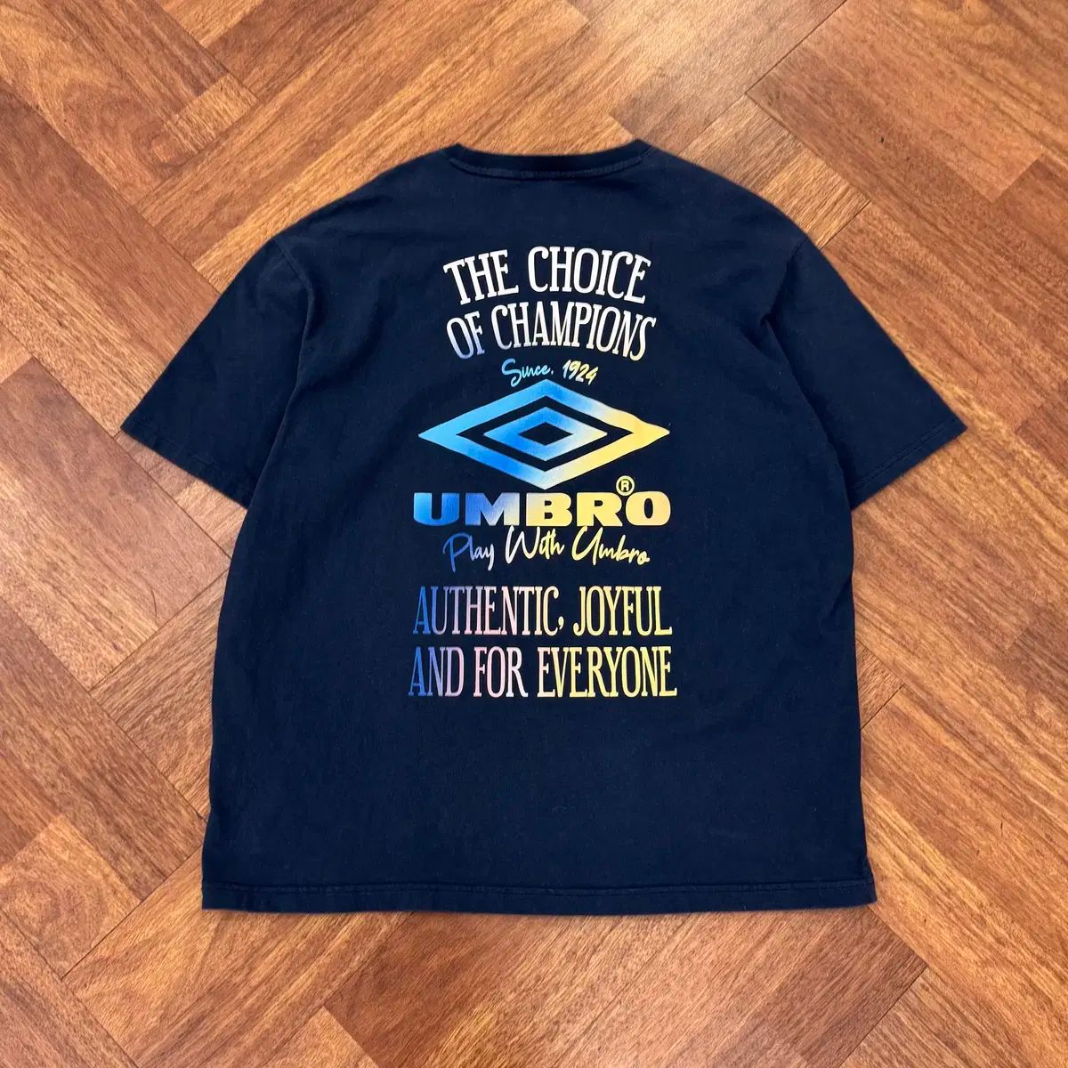 UMBRO★UMBRO HBL CELEB クロップTシャツ★ ☆関税込☆UMBRO☆UMBRO HBL CELEB クロップTシャツ☆