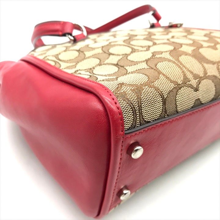 未使用級　コーチ　ハンドバッグ　シグネチャー　キャンバス　赤　レザー　スモール COACH - 新品 コーチ COACH ショルダーバッグ MINI PEPPER