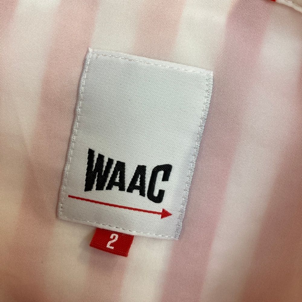 サイズ：2 WAAC ワック  半袖シャツ シアサッカー ストライプ レッド系 [240101494192] ゴルフウェア レディース ストスト サイズ：2 WAAC ワック 半袖シャツ シアサッカー ストライプ