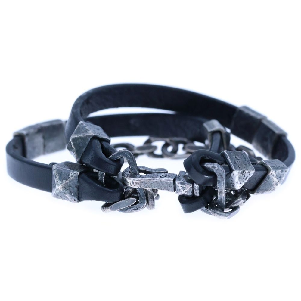 ボッテガヴェネタ ピラミッドブレス スタッズ チェーン ボッテガヴェネタ ピラミッドブレス スタッズ チェーン