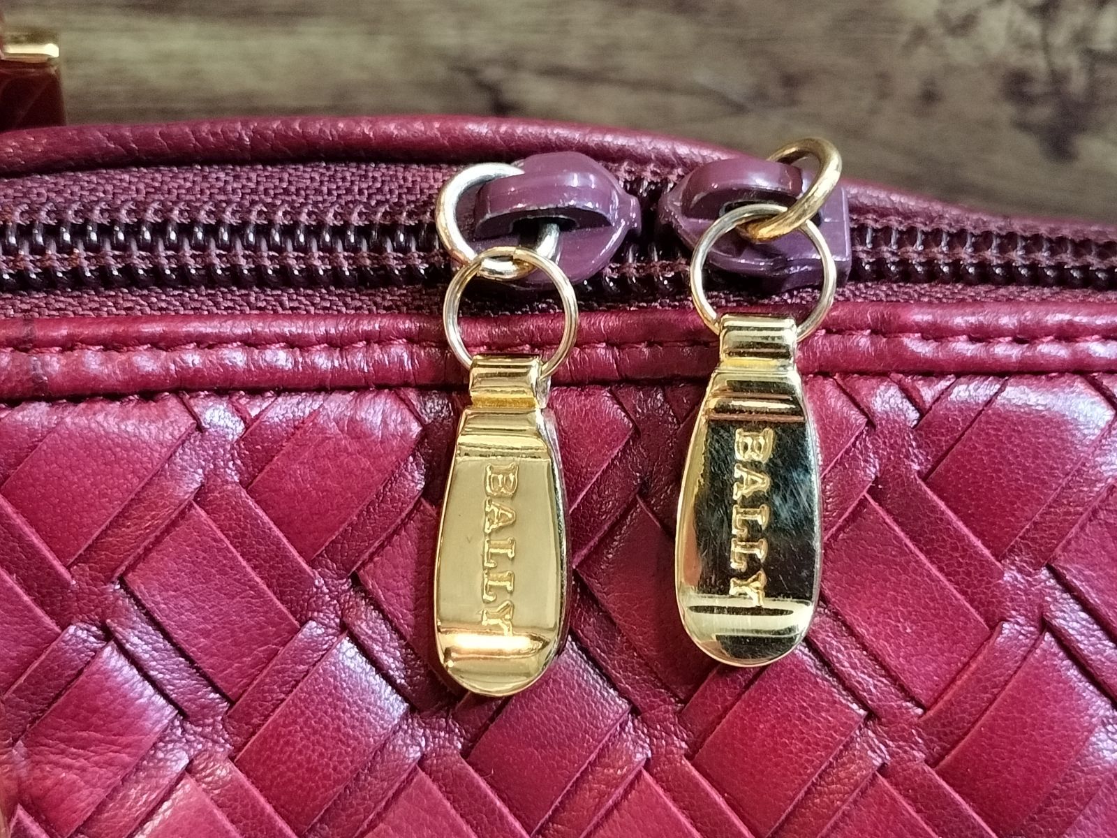 専用です❣️購入しないでください❣️BALLY バリー レッドライン レザー BALLY バリー 斜め掛けショルダーバッグ ナイロンxレザー