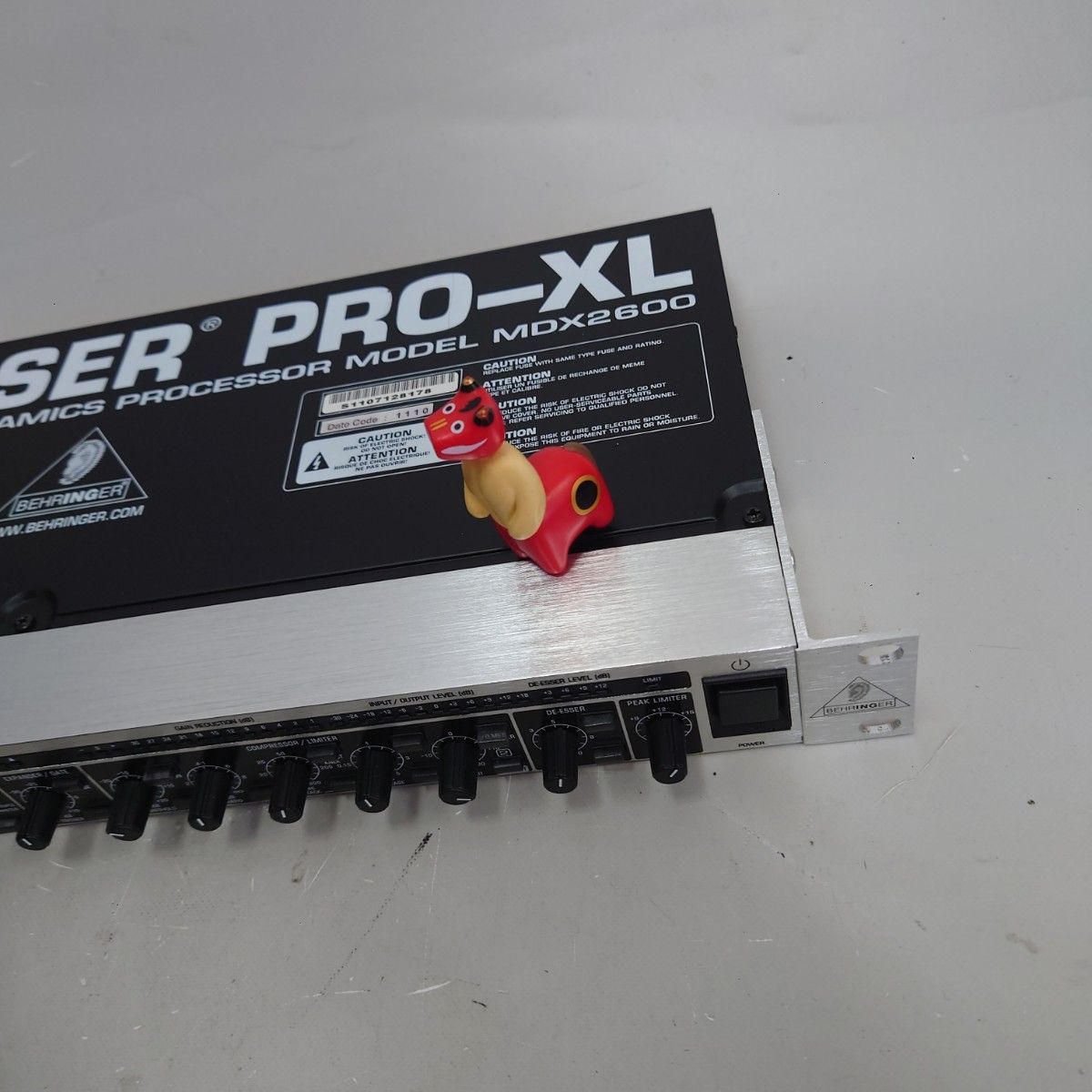 動作品】BEHRINGER MDX2600 COMPOSER PRO-XL 本体のみ 送料無料