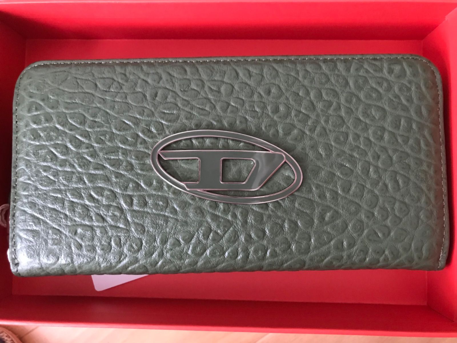 diesel 長財布 カウレザー ラウンドファスナー X08792 P4652 カーキ  