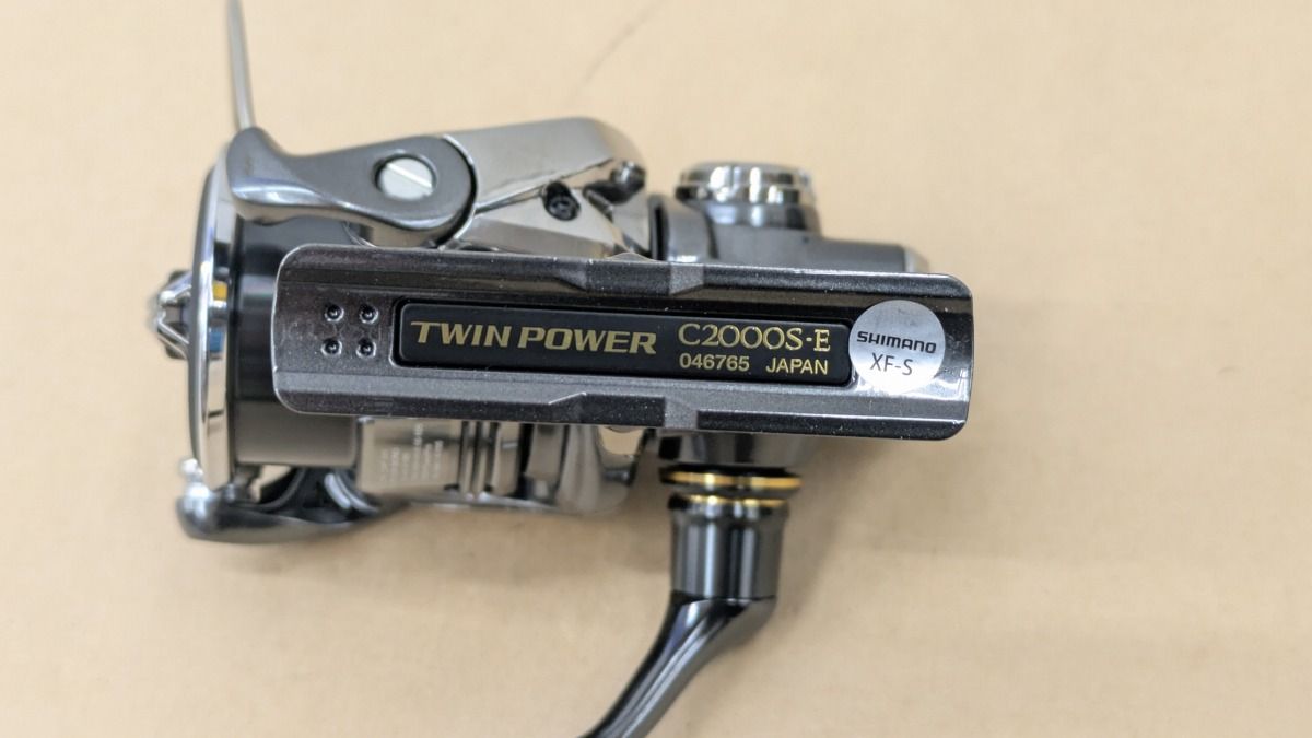 【極美品】シマノ 24ツインパワーC2000S シマノ 24 ツインパワー C2000S WEB限定特価 爆買