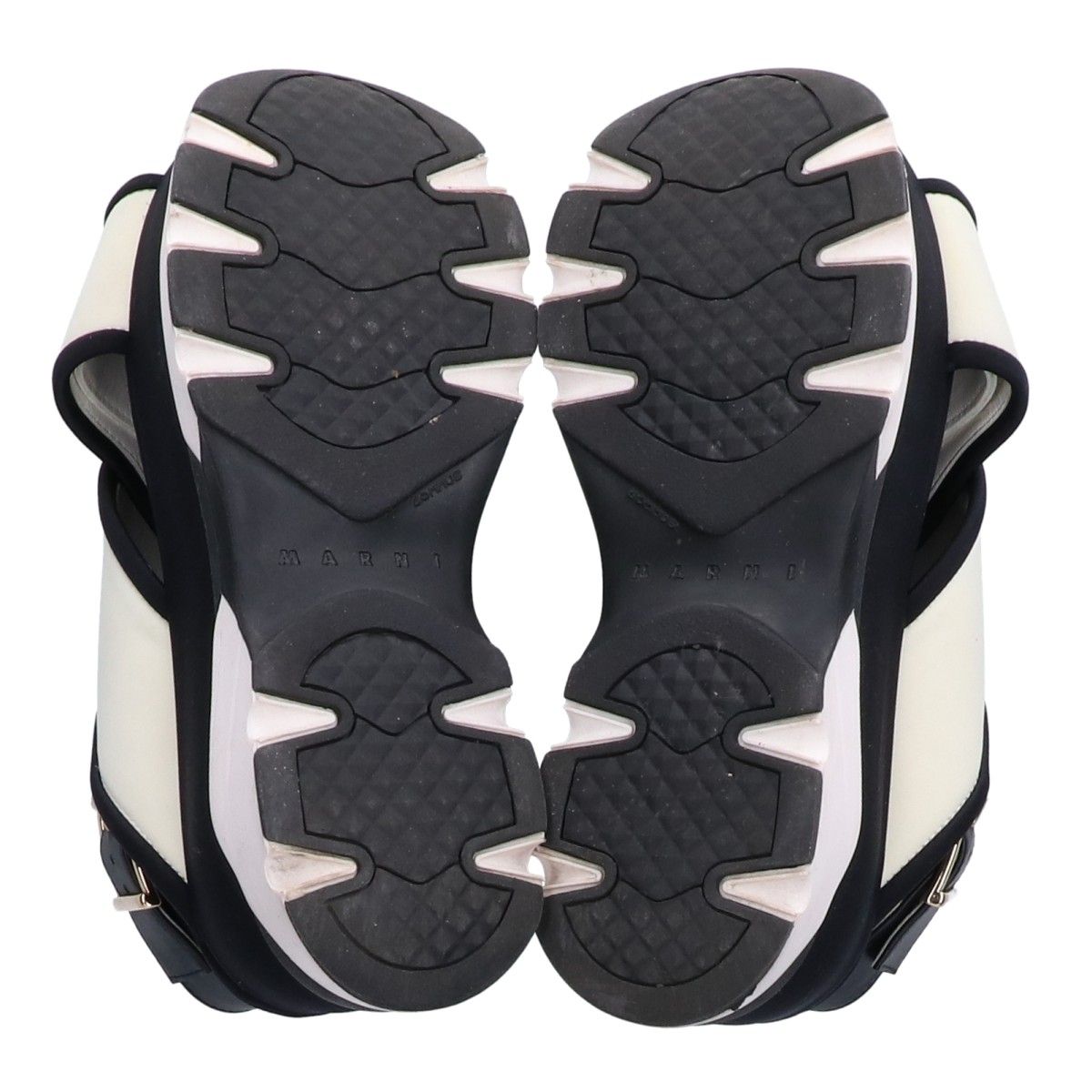 MARNI マルニ SAMS002708 ﾃｯｸﾌｧﾌﾞﾘｯｸ ｸﾘｽｸﾛｽ ｻﾝﾀﾞﾙ 35 - メルカリ
