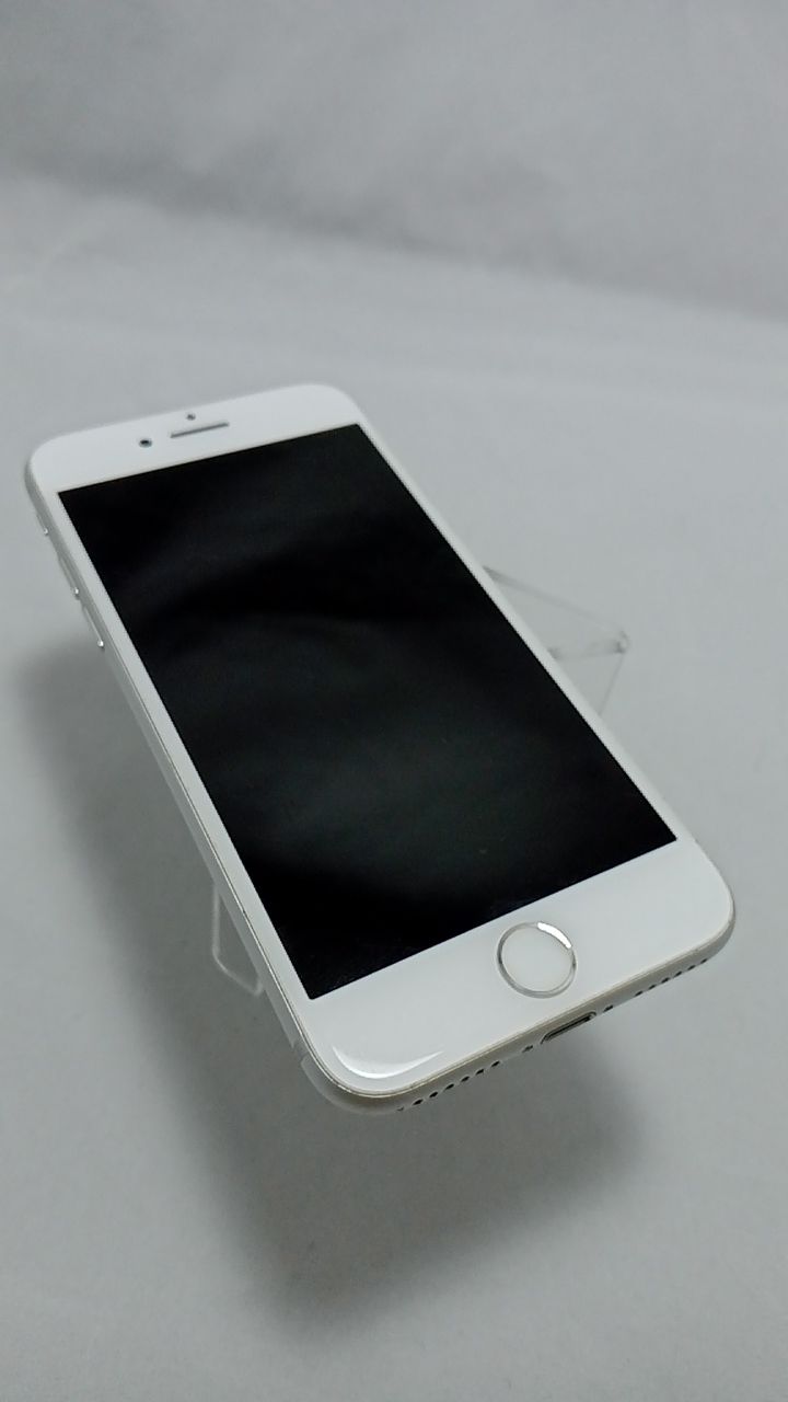 動作確認済！ iPhone7 A1779 128GB 本体 シルバー SIMフリー 251210424