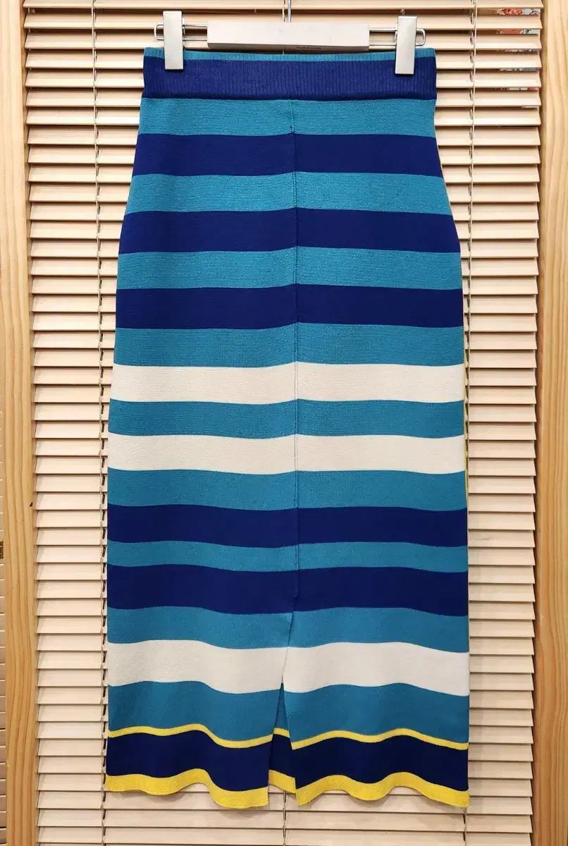 オズセカンド マルチ ボーダー柄 ニットスカート 55 GULLKHAN_COM