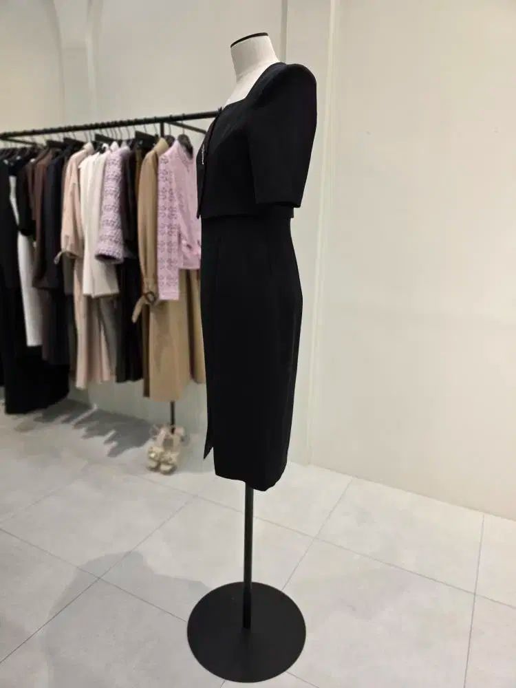 MOJO.S.PHINE モジョエスピン スクエアネック ワンピース