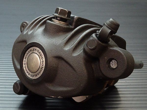 分解洗浄済 ♪ ハーレー スポーツスター XL883R-I 純正 フロントブレーキキャリパー 右 ♪ E3205