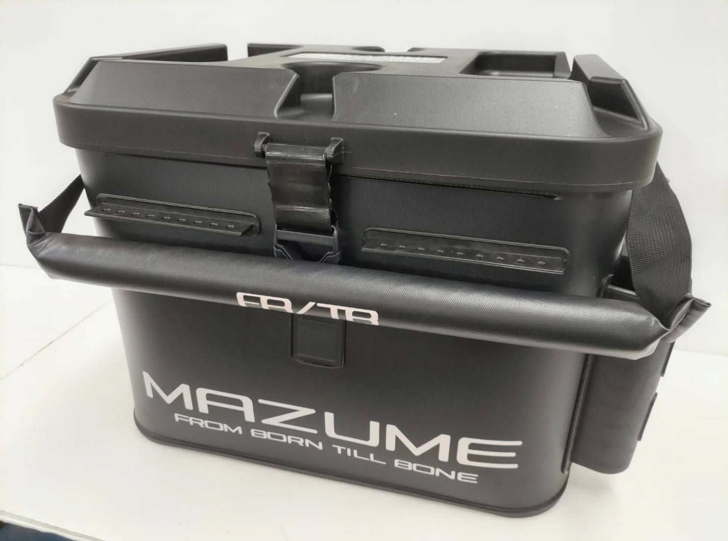 マズメ mazumeバッカン40〔ブラック〕 mzbk-835 01 ソルトゲーム サーフ オフショア 堤防 ロックショア 磯 タックルボックス