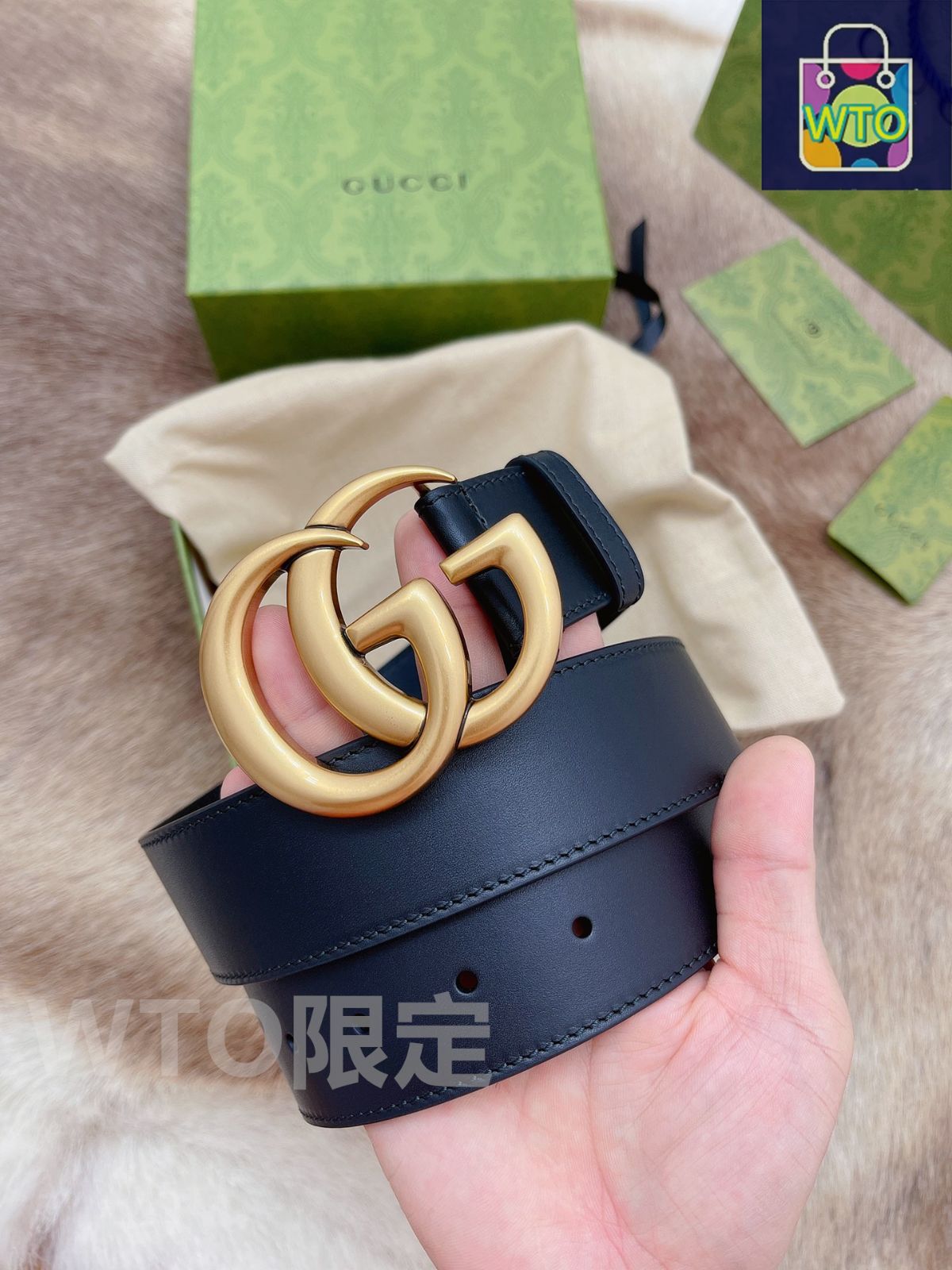 美品✨GUCCI✨レザーベルト(白)最終お値下げ‼️ GGマーモント〕シャイニーバックル レザー ベルトブラック
