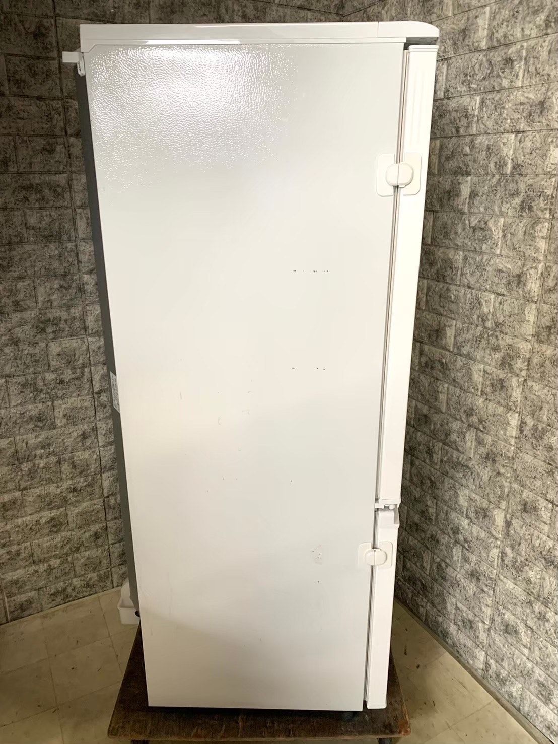 大阪送料無料☆3か月保障付き☆冷蔵庫☆2ドア☆SJ-C17E-W☆R-576