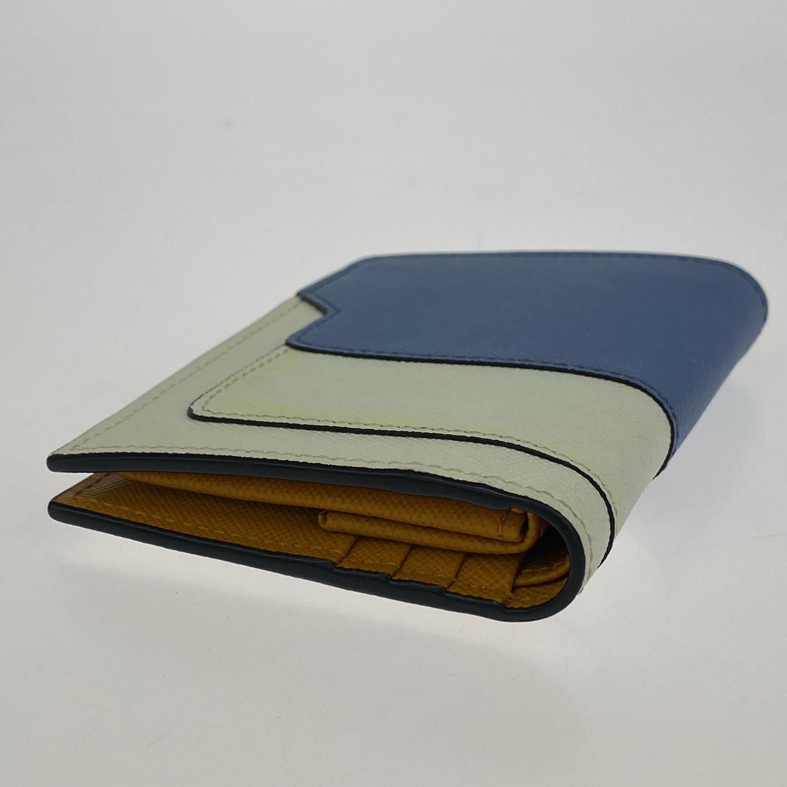 ライトブルー 二つ折りウォレット、マルニシンボル刺繍入り MARNI 二