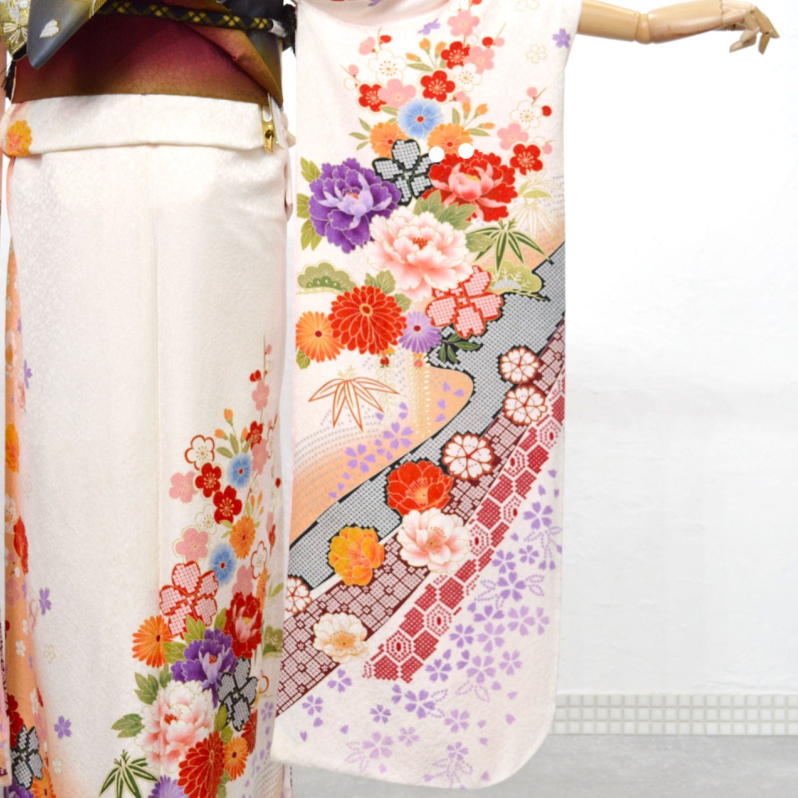 振り袖　フルセット　ブルー　長襦袢付　さくら　金彩加工　刺繍入り　533 振袖フルセット(7点)・古典柄・絞り・豪華刺繍・金駒刺繍・金銀彩加工・