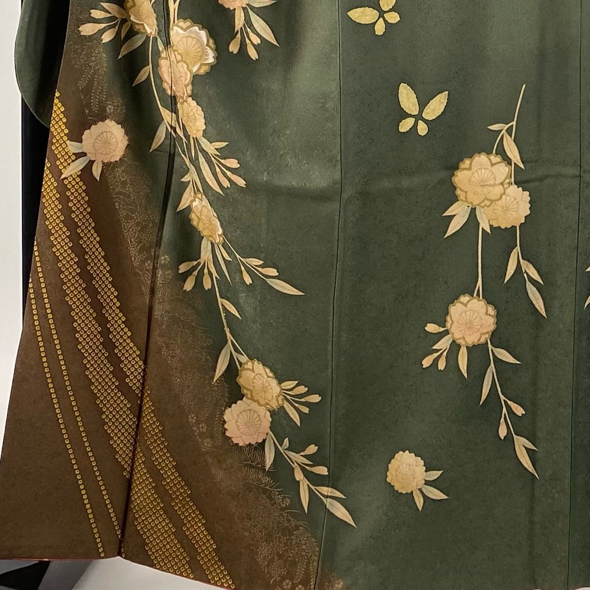 振袖 身丈164cm 裄丈69cm L 袷 桜 疋田柄 金彩 刺繍 茶緑色 正絹 秀品