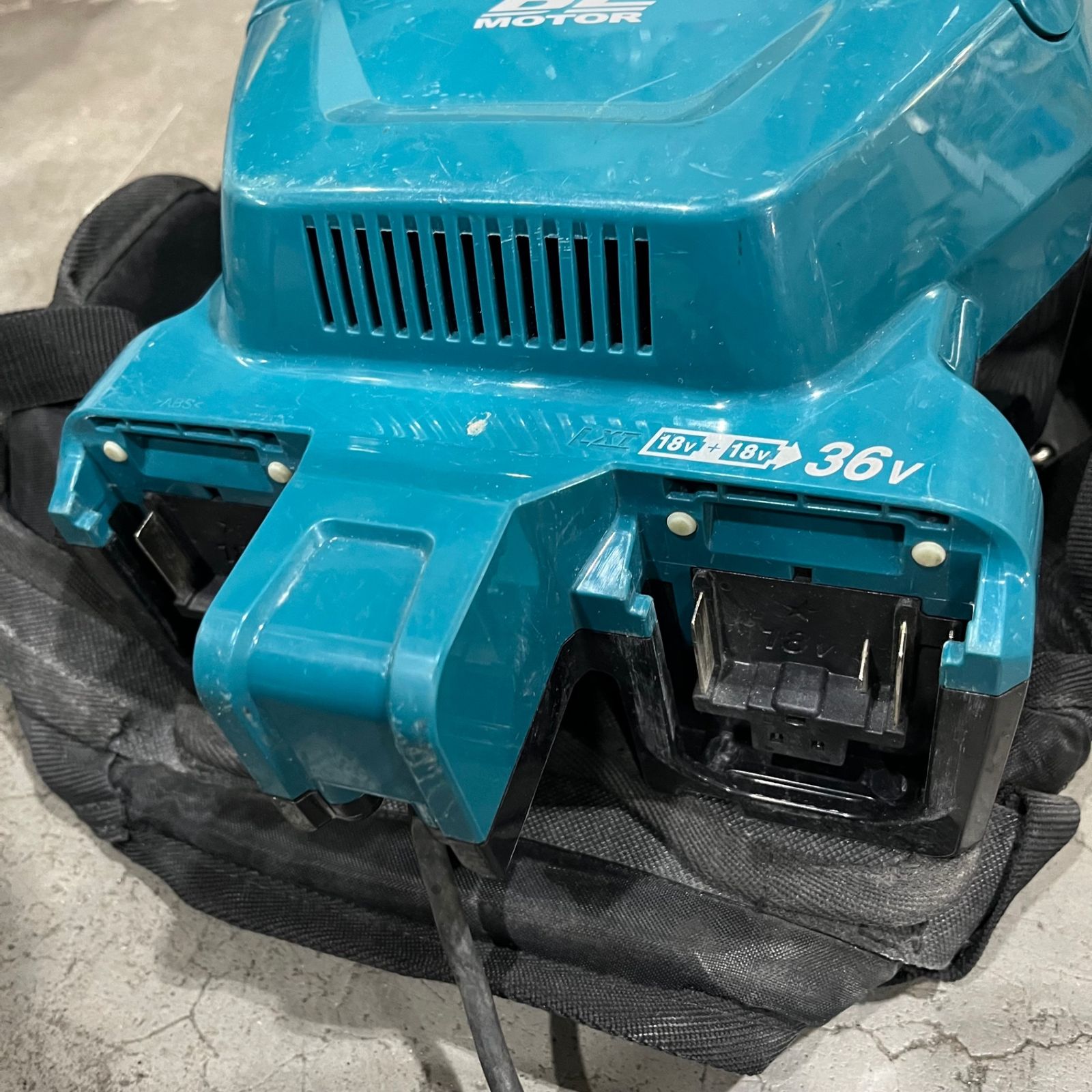 ☆マキタ(makita) コードレス背負い集じん機 VC260DZSP【川口店