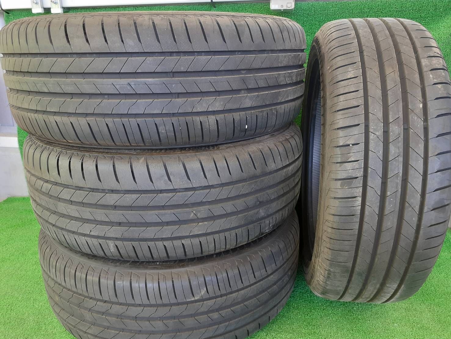 【04107】 レクサスNXハイブリッド　ブリヂストン ALENZA 001 RFT 235/50R20 100V 中古ランフラットタイヤ ４本セット　 XP2304-000215