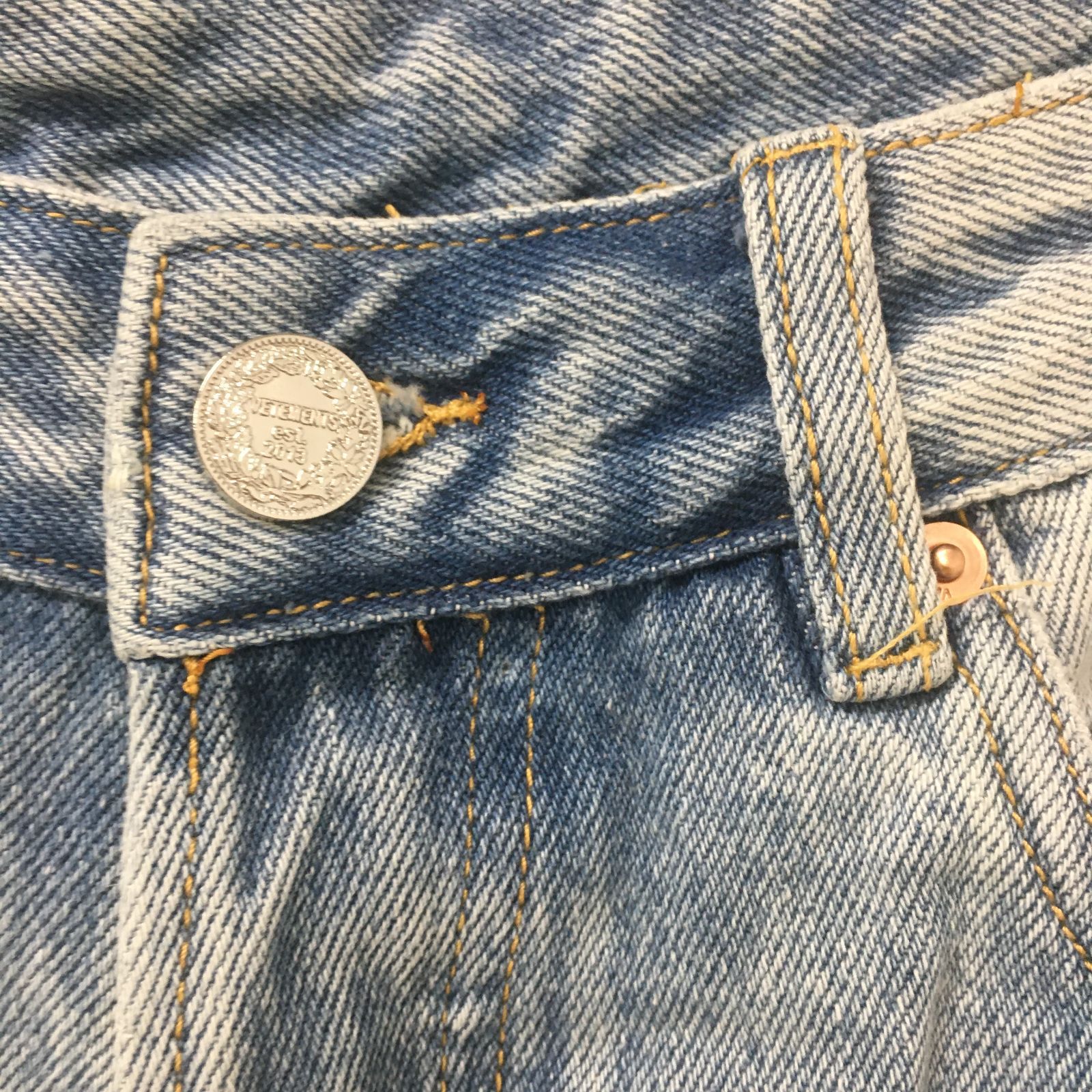 VETEMENTS destroyed baggy jeans 28 - メルカリ