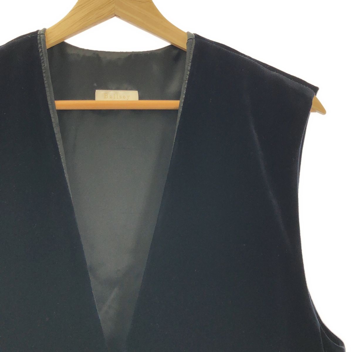Tomorrowland BALLSEY トゥモローランドボールジー 2025 AW マット ベロア Vネック ベスト 36 ブラック レディース