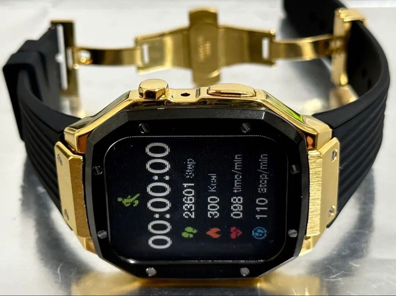 ブラック&ゴールド☆アップルウォッチバンド ラバーベルト カバー　Apple Watch メタルケース　カスタム