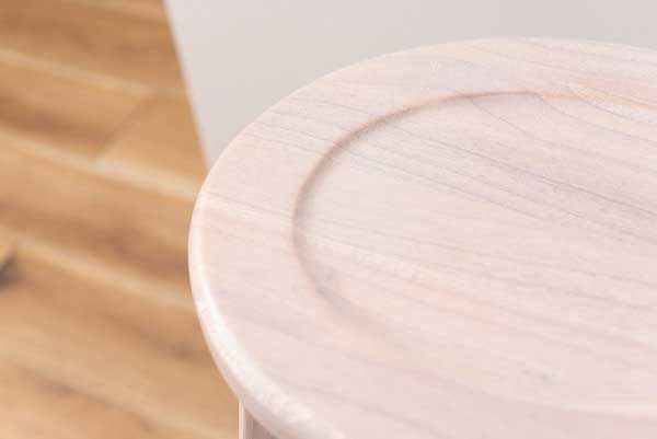 ミンディ のオーバルハイスツール