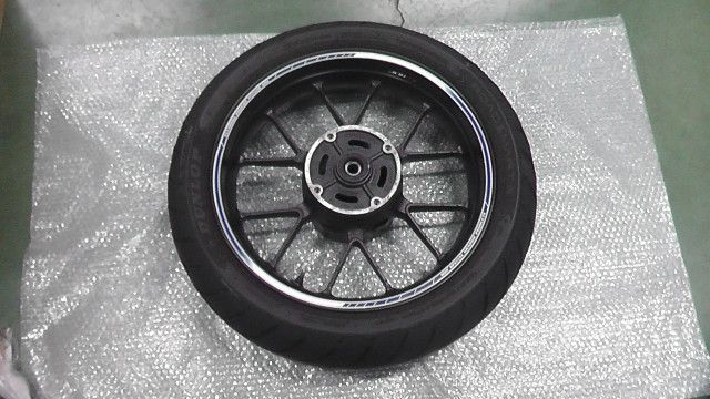 CBR400R NC47 の リアホイール タイヤ 1747877858