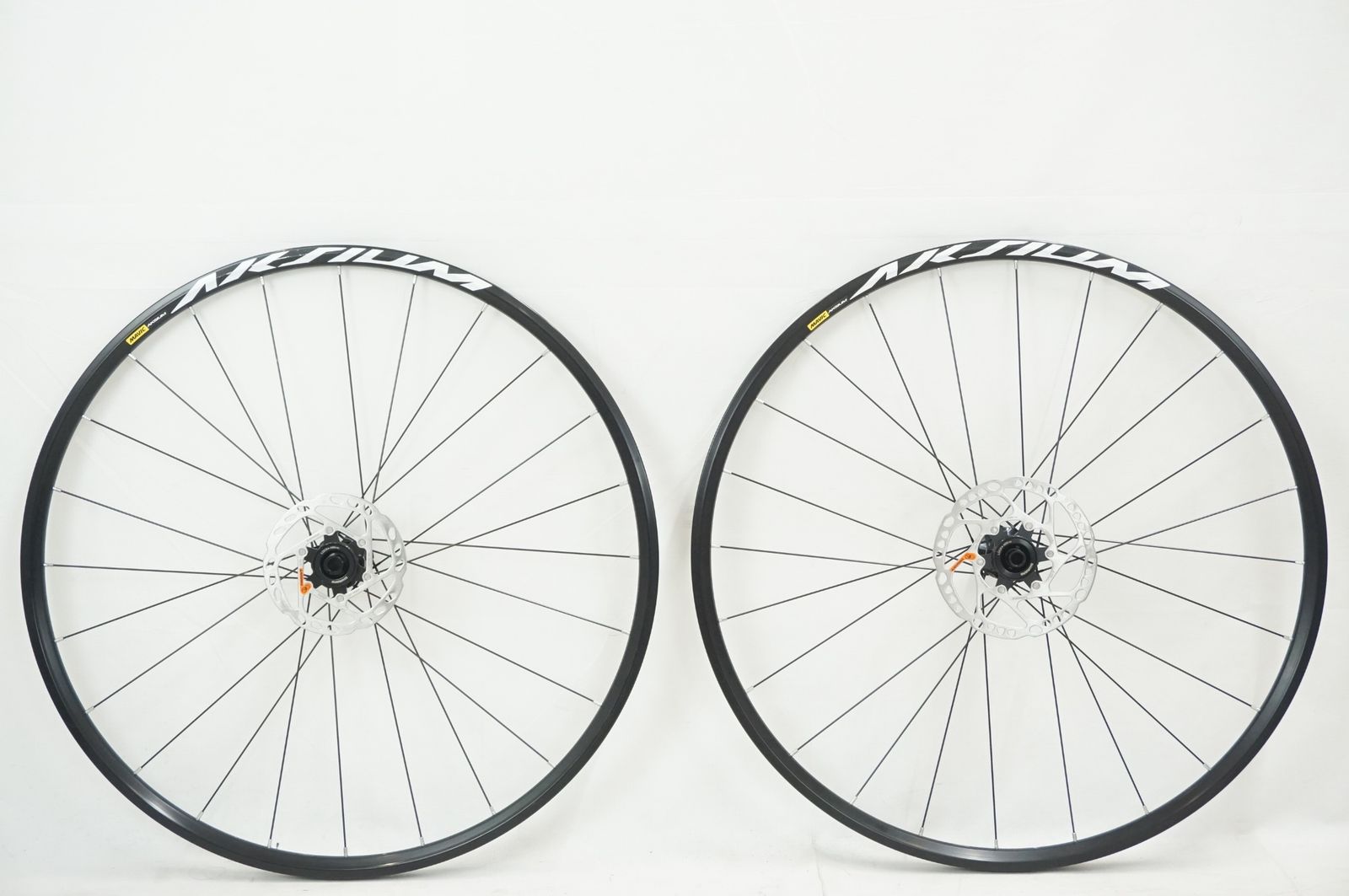 マビック アクシウ厶 Disc ホイール MAVIC AKSIUM シマノ11s MAVIC (マビック) AKSIUM Disc クリンチャー シマノ11S/12S