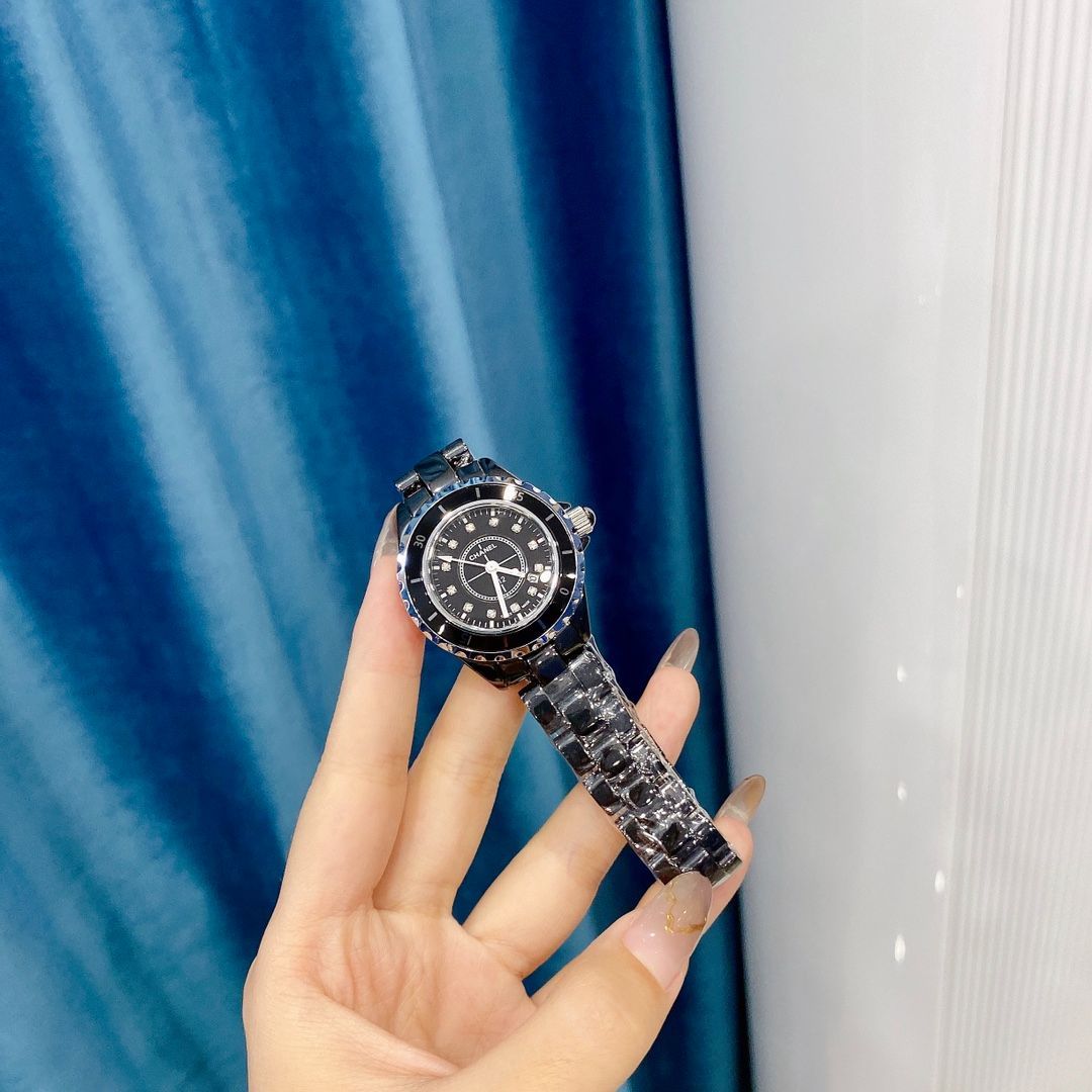 ✨人気.可愛い 美品 CHANEL シャネル 腕時計 j12 陶器製の腕時計 ブラック