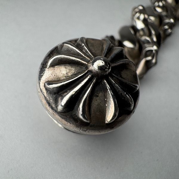 SAINT LAURENT PARIS スタースタッズ チェーンウォレット SAINT LAURENT PARIS スタースタッズ チェーンウォレット Saint