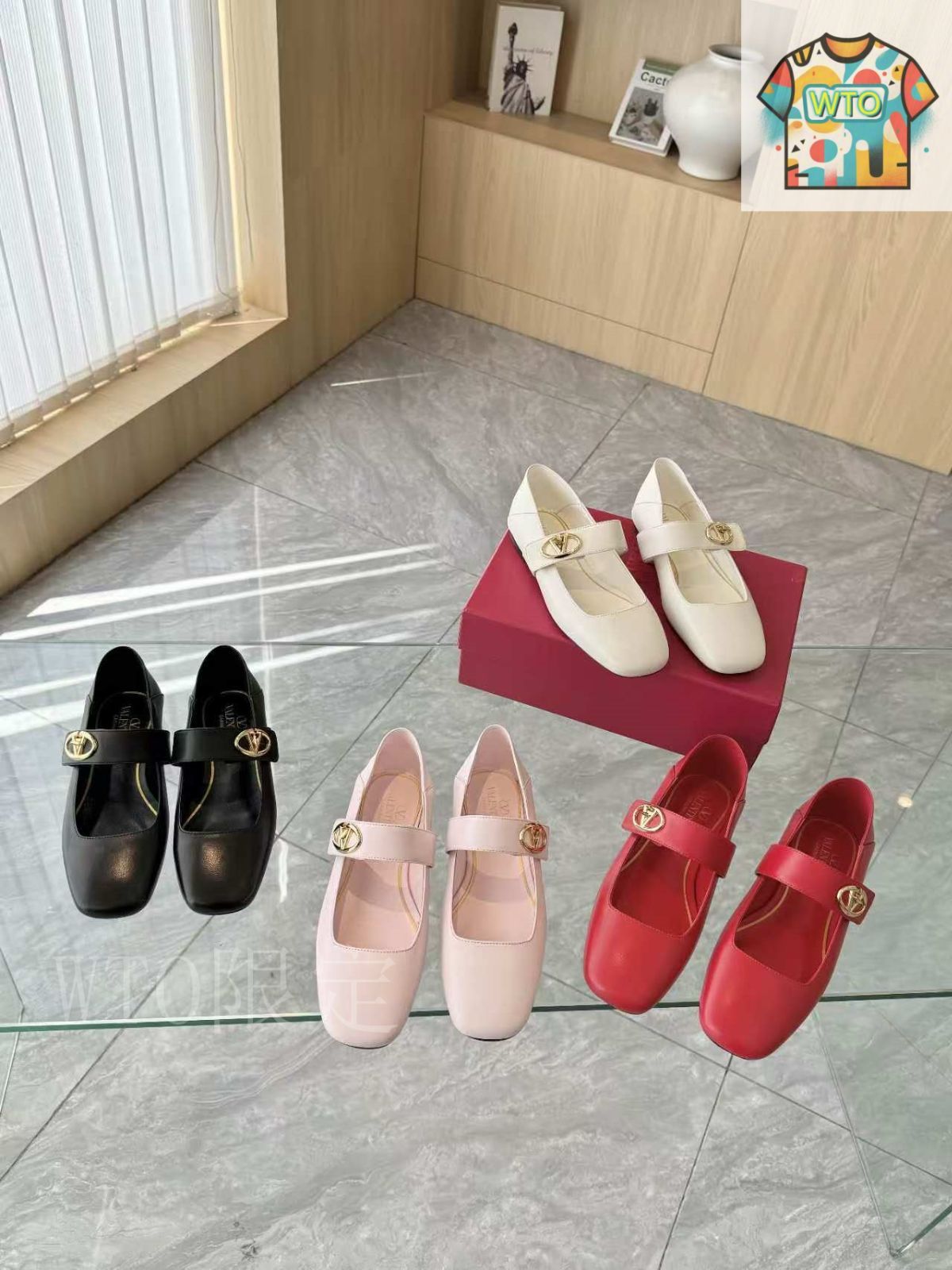 新品未使用　VALENTINO フラットシューズ Valentinoバレンチノレディースフラットシューズ01-DU63 - メルカリ