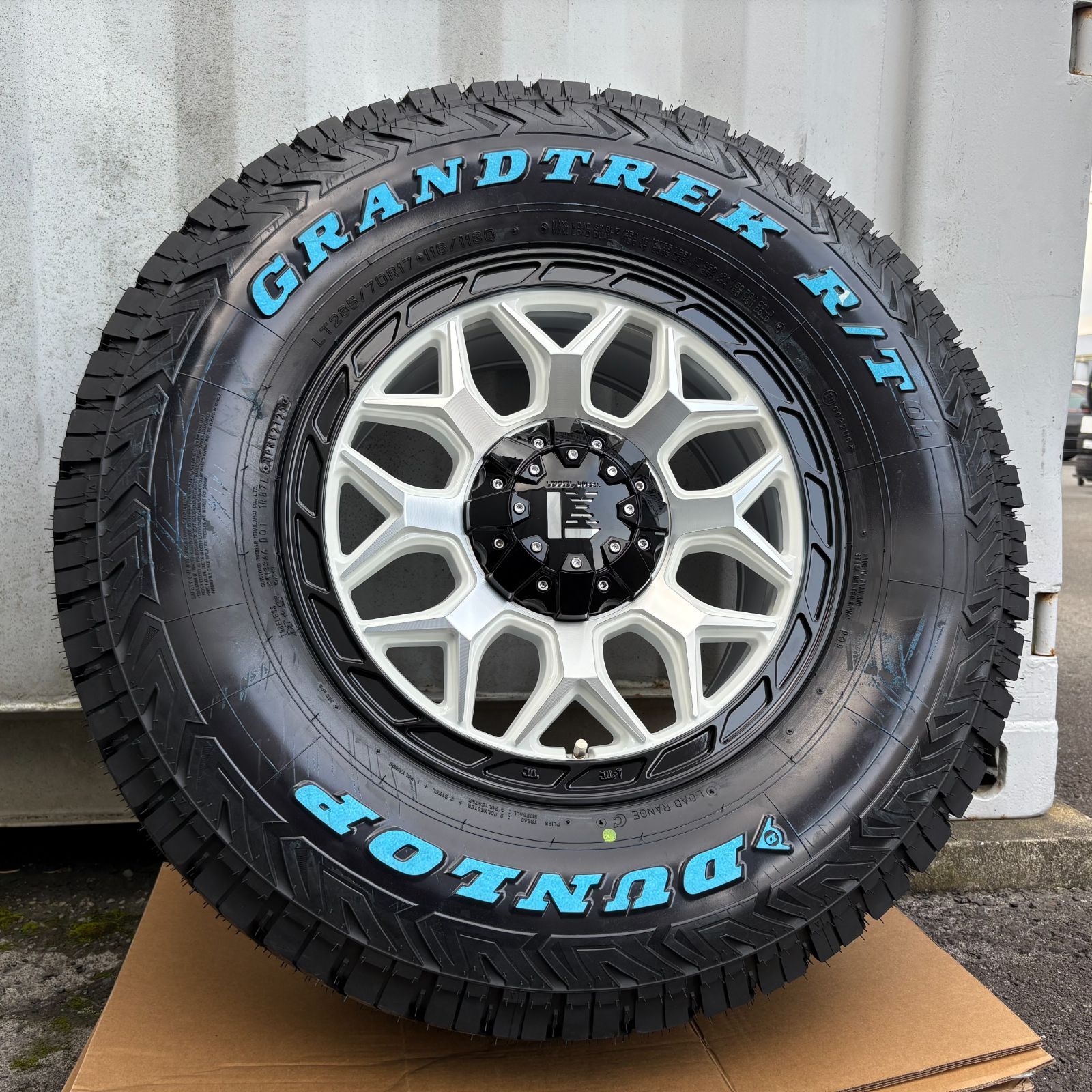 4本セット ランクル300 ランクル250 17インチ レクセルホイール インフェルノ ダンロップ グラントレック RT01 265 70R17