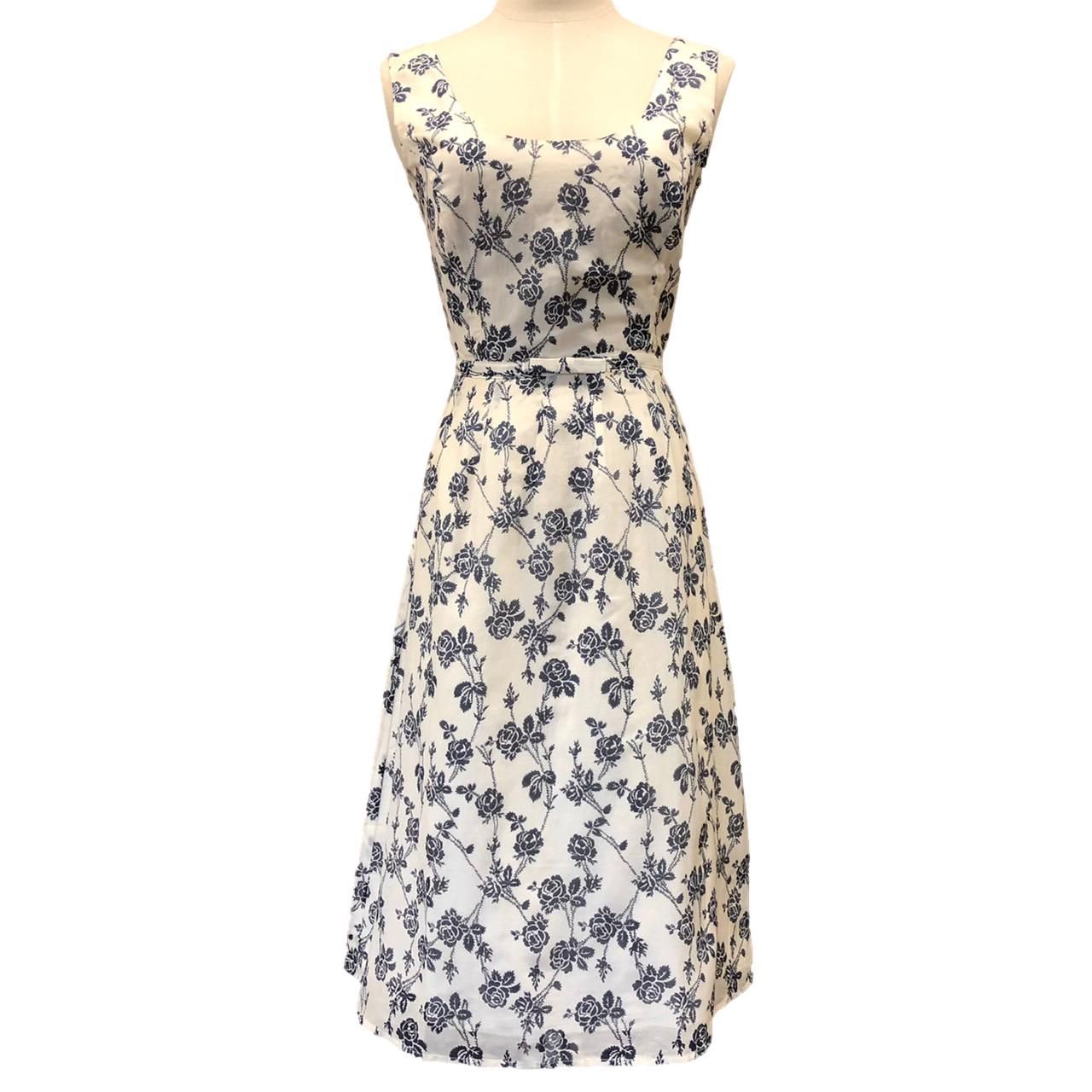 Aquascutum アクアスキュータム ノースリーブワンピース 花柄 10 Aquascutum アクアスキュータム ノースリーブワンピース 花柄 10