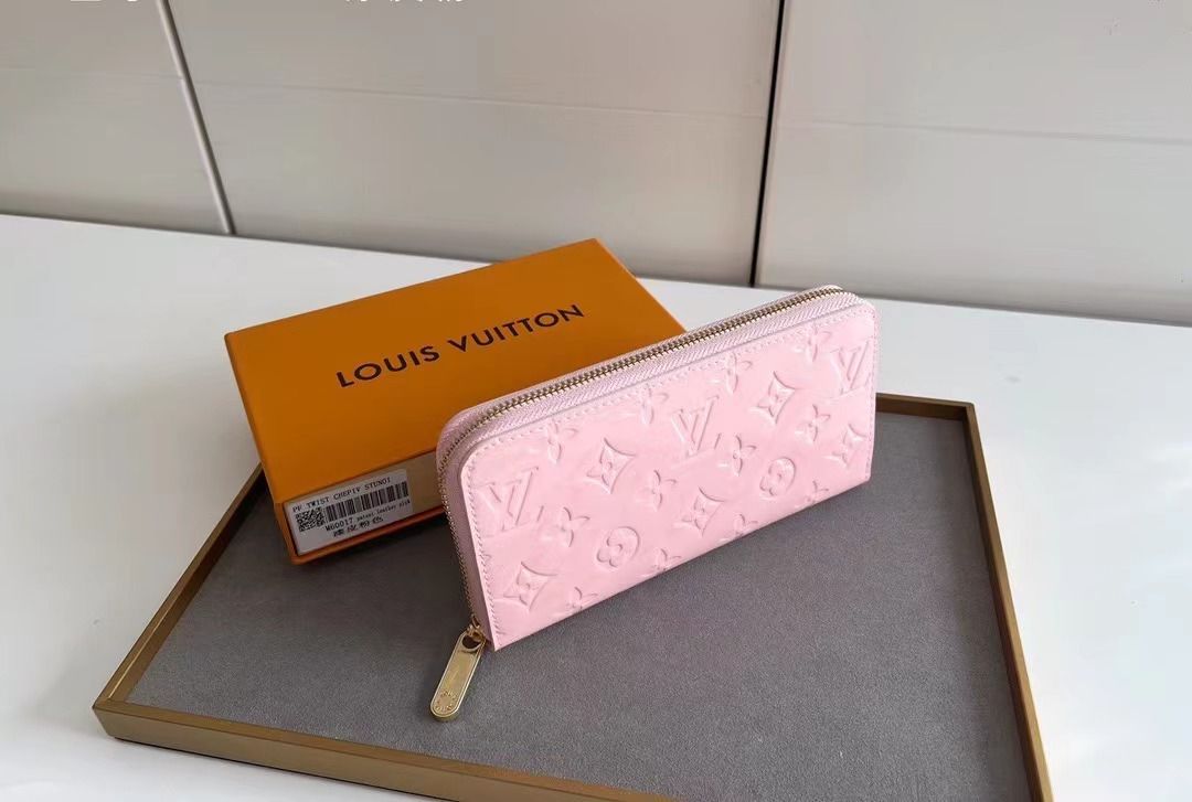 LOUIS VUITTON 未使用 ピンク