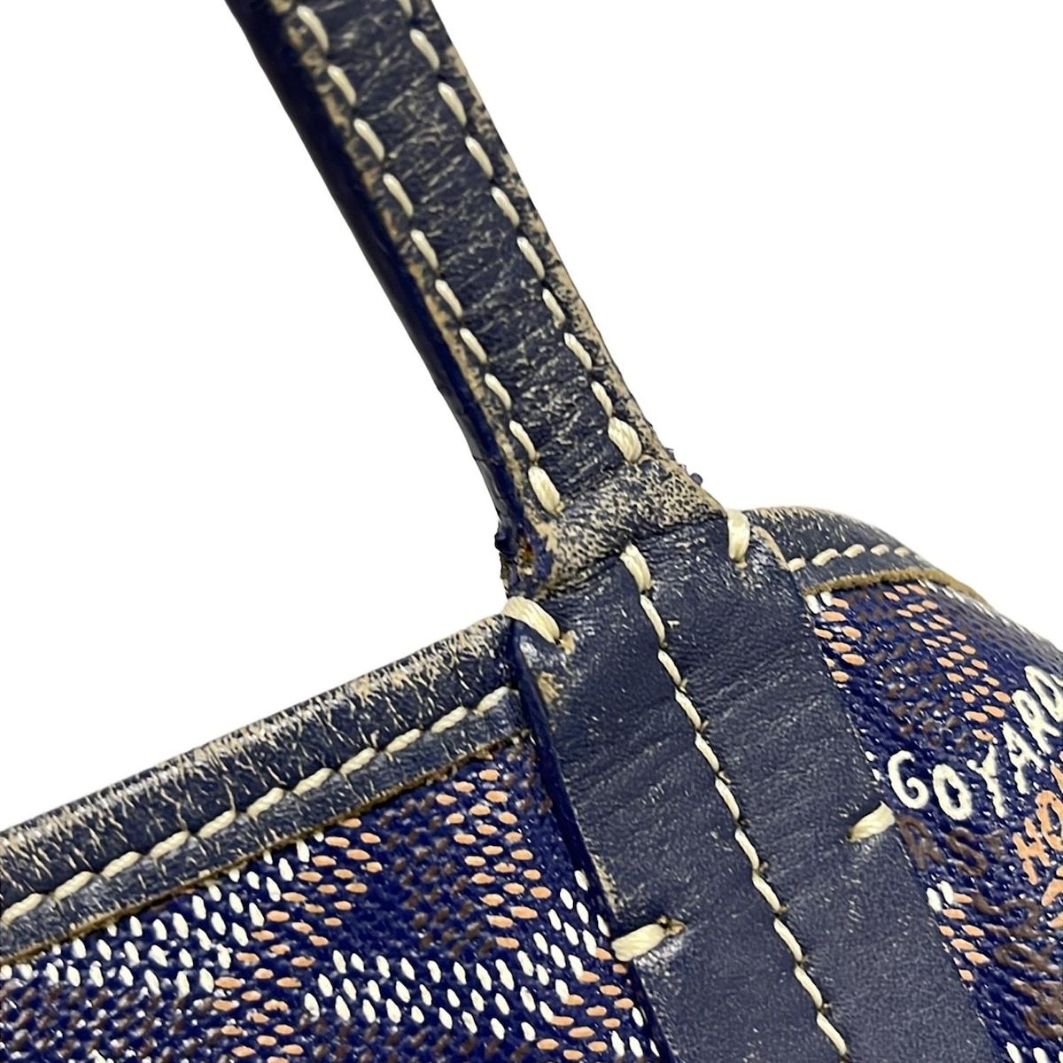 卍 GOYARD