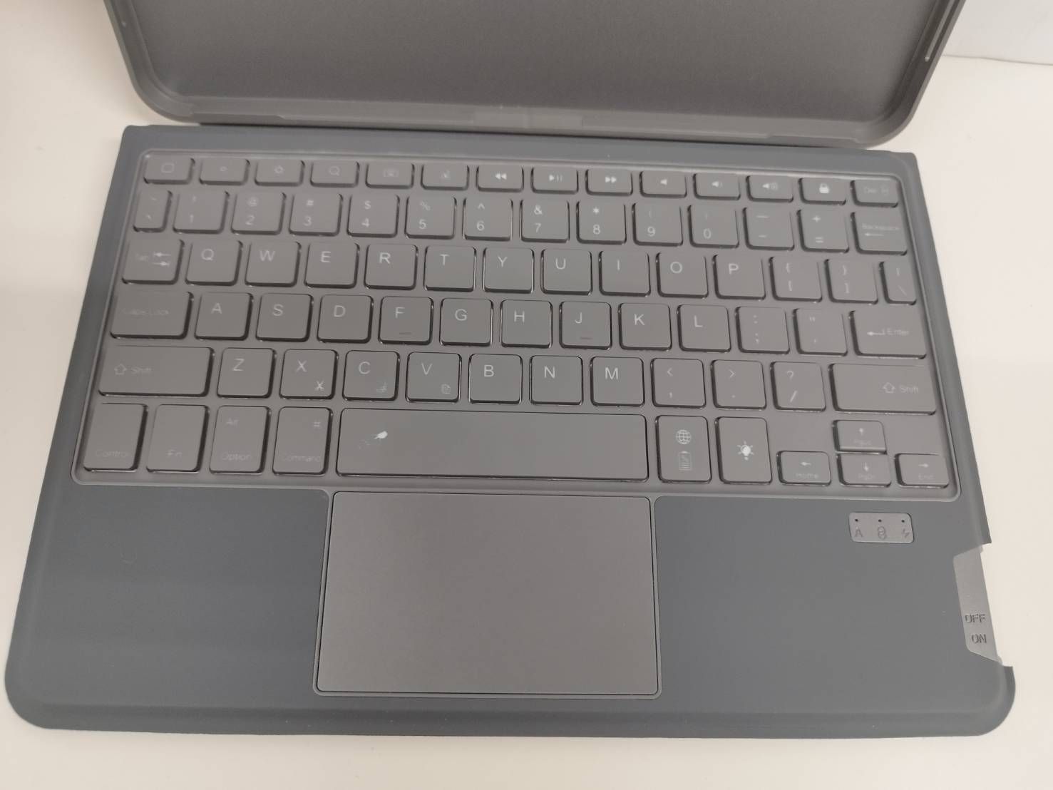 WiWU Combo Touch Keyboard Case for iPad 10.9/11インチ - メルカリ