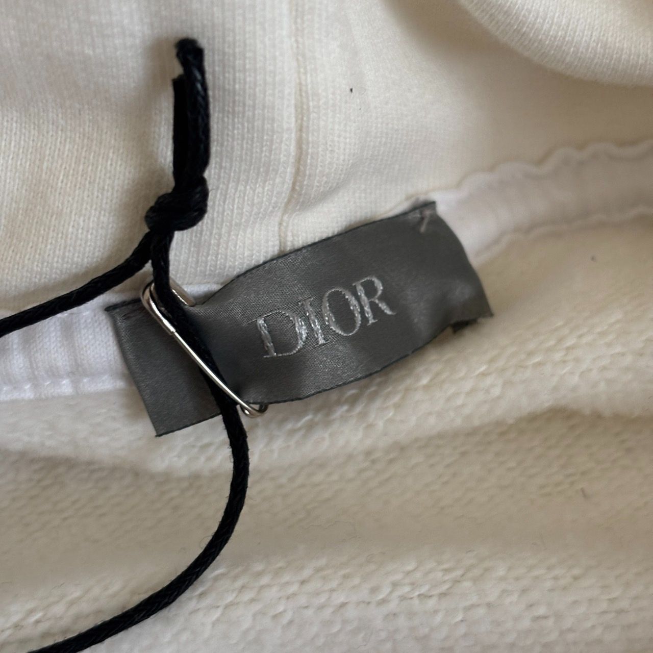 タグ付き】未使用に近い DIOR 現行 プルオーバー パーカー タグ付き】未使用に近い DIOR 現行 プルオーバー パーカー
