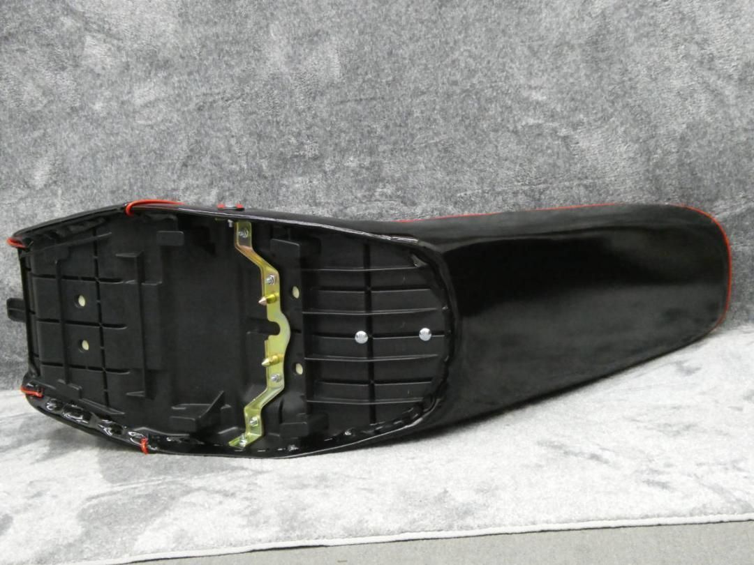 ZRX400 黒赤エナ 60cm 三段シート/ブラック 補強入り