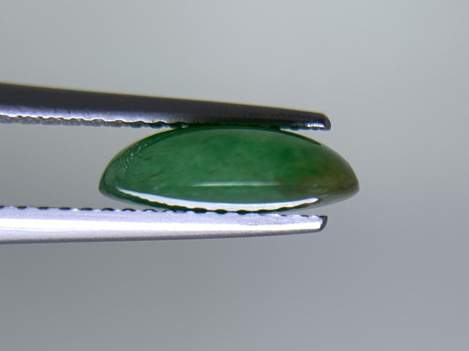 ヒスイ 翡翠 天然 3.007ct 中央宝石ソーティング付き 11.1㎜×8.5㎜×3.6  