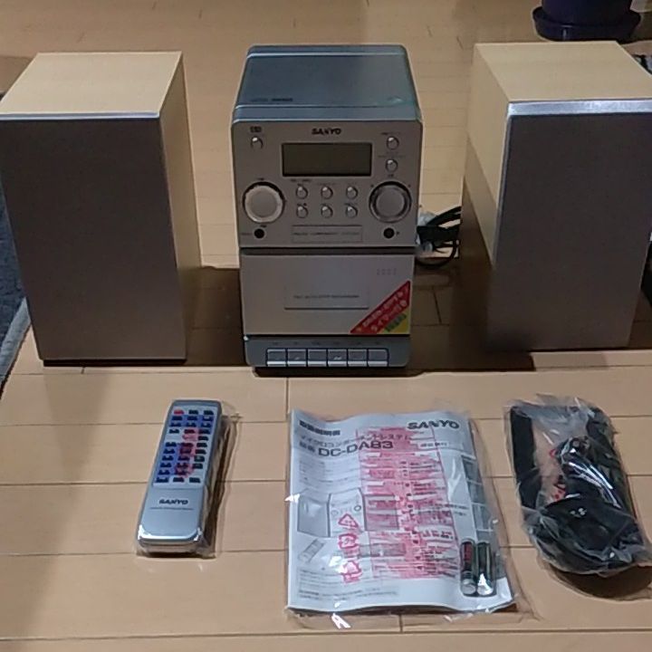 SANYO マイクロコンポーネントシステム DC-DA83 S シルバー-